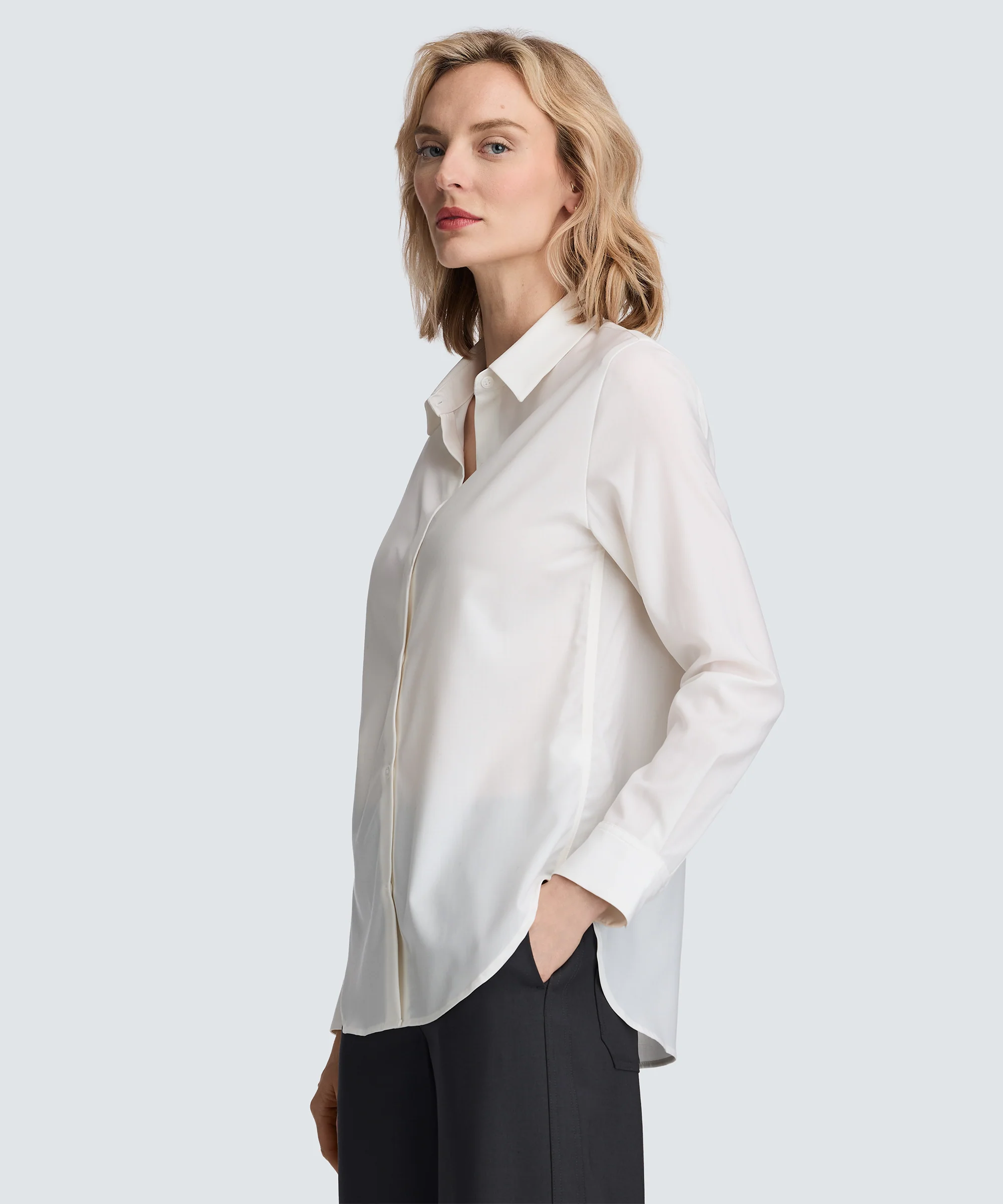Women's Merino Poplin Button-Up - Image 18