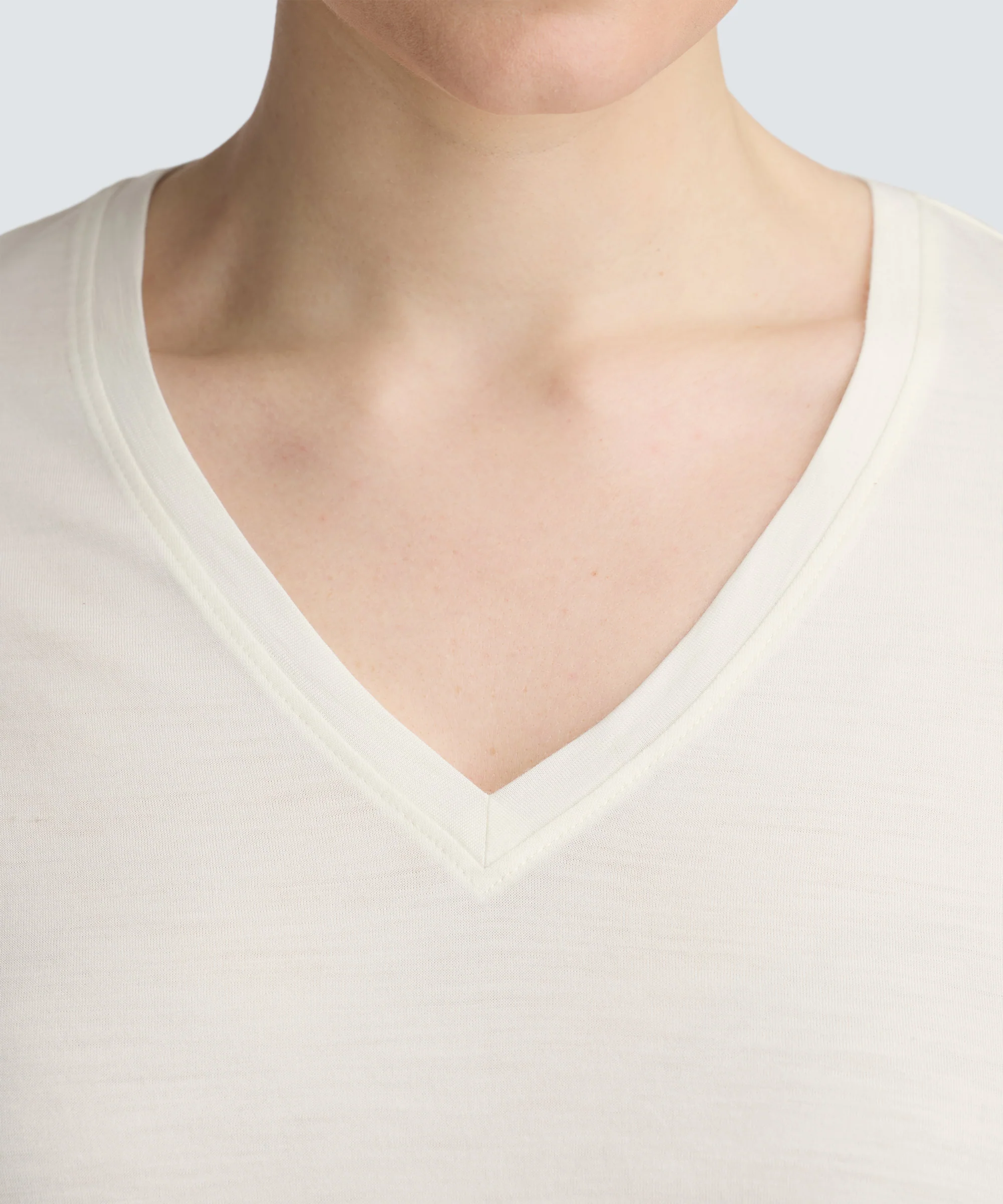 Women's Merino V-Neck T-Shirt - Image 103