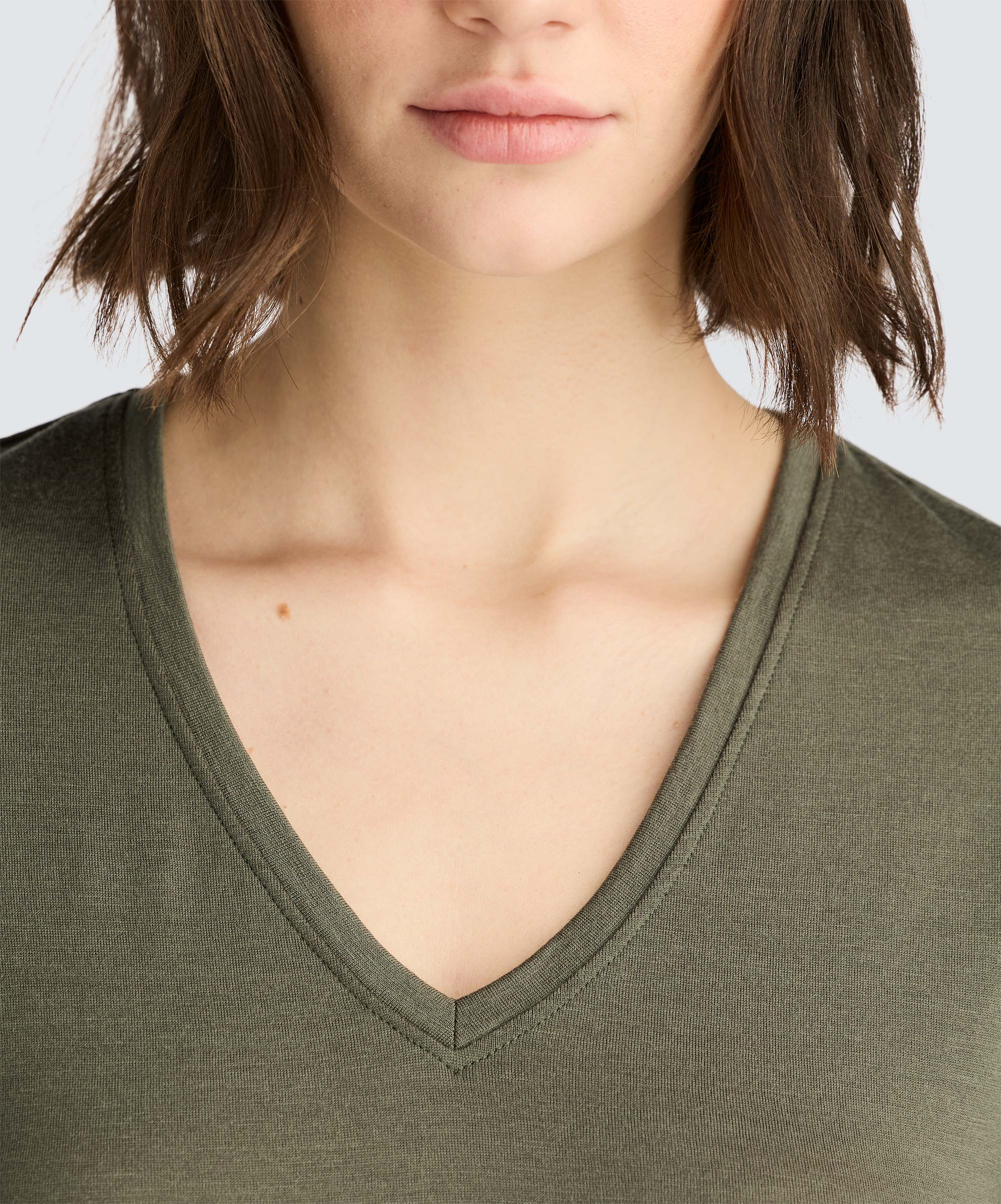 Women's Merino V-Neck T-Shirt - Image 30