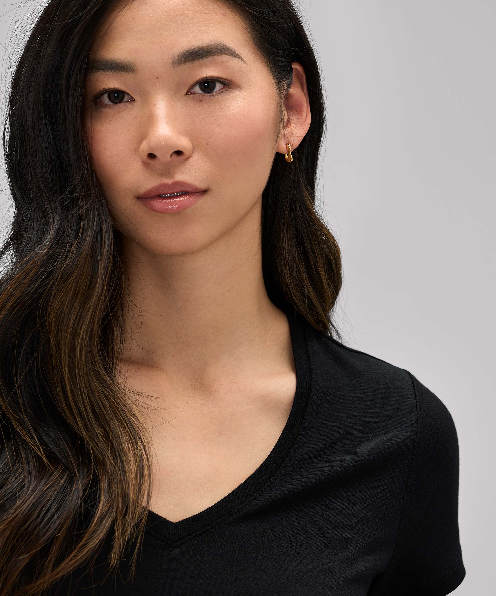 Women's Petite Merino V-Neck T-Shirt - Image 10