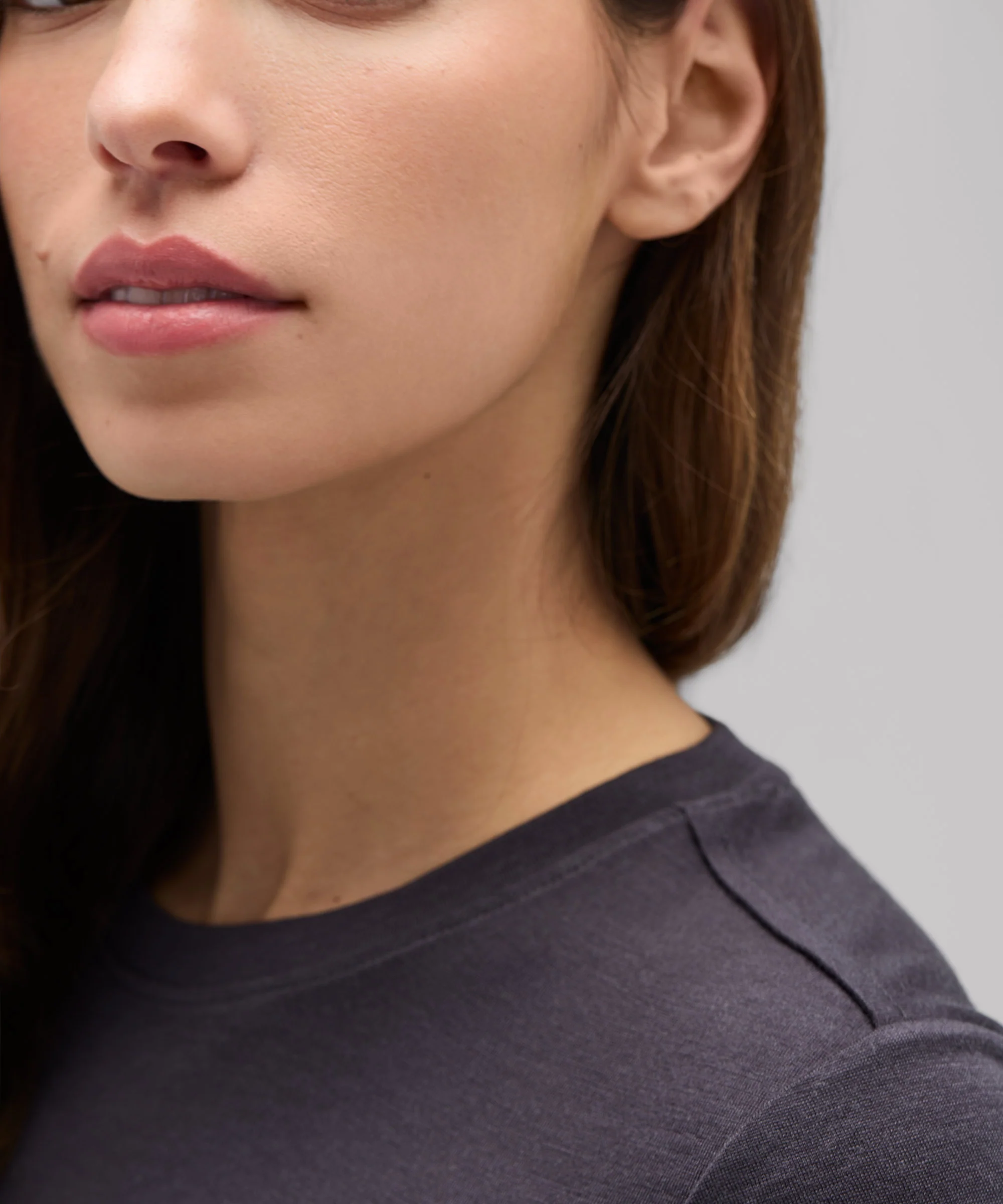 Women's Slim Merino Crew Neck T-Shirt - Image 25